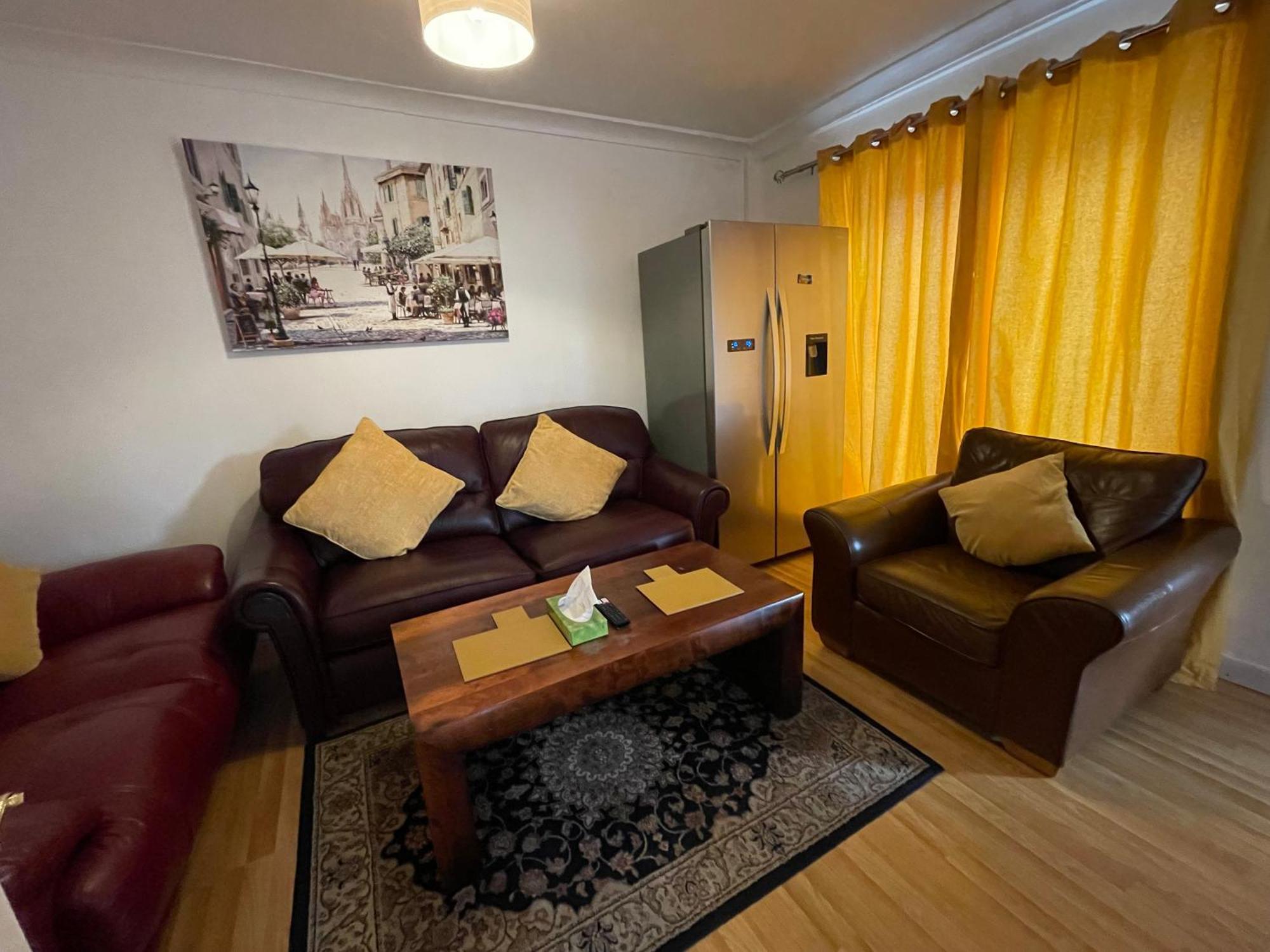 Holiday Home Cardiff City Sleeps 7 エクステリア 写真